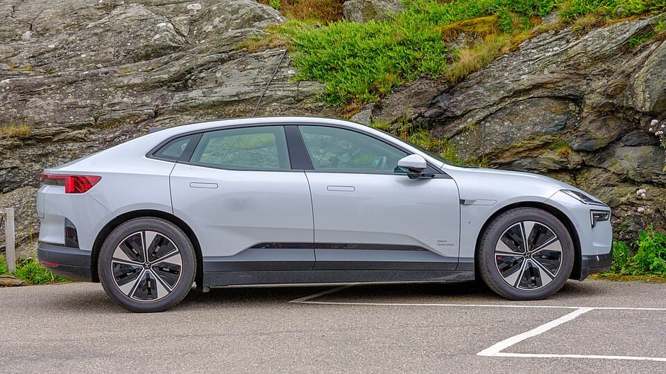 Foto van een Polestar 4